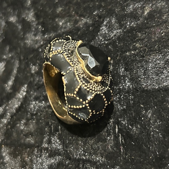 VINTAGE CHUNKY ART DECO HEART RING - Picture 5 of 6